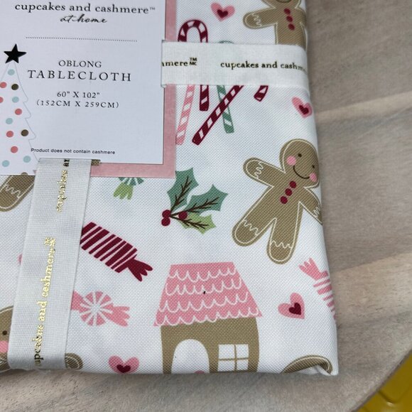 NEW Cupcakes and Cashmere Christmas Gingerbread Tablecloth 60”x 102” Oblong - Picture 5 of 7